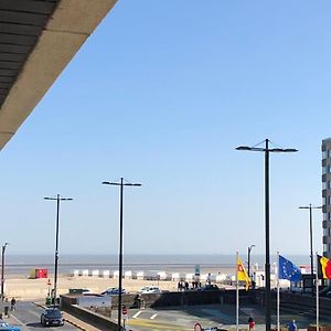 Luxueus nieuw zonnig hoekappartement SEAVIEW Heldenplein - 2x ruime garagebox